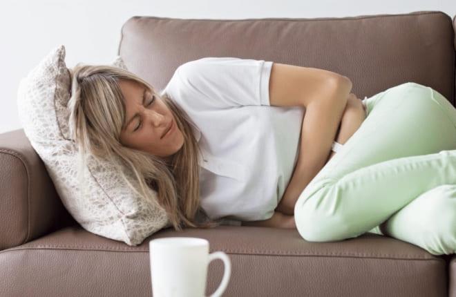 задержка месячных и боли в яичниках