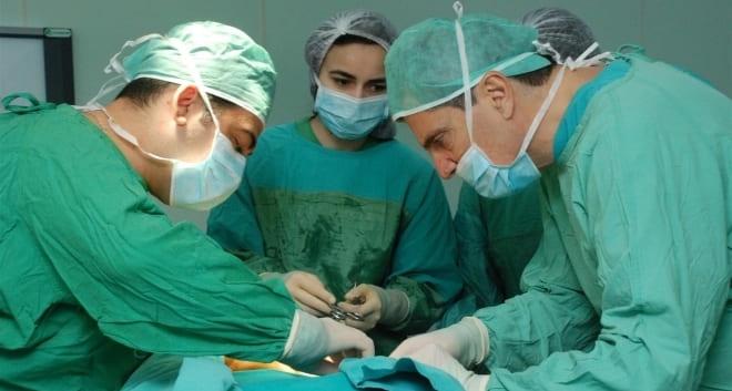 Оофорэктомия яичников при помощью лапаротомии