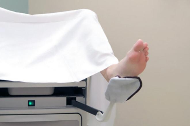 Пациентка на гинекологическом кресле